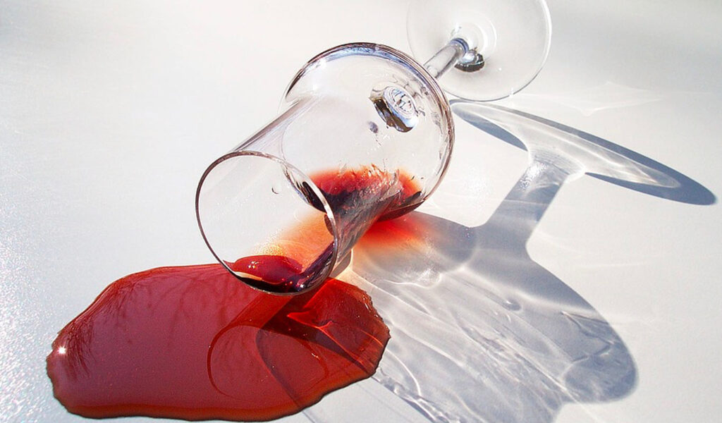 enlever tache vin rouge fraiche