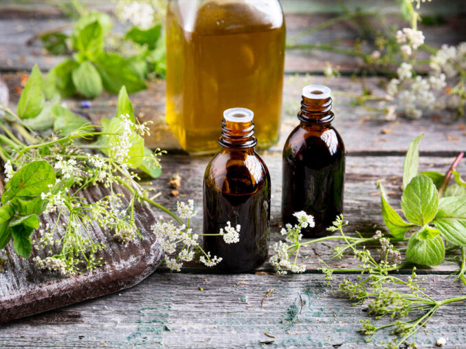 Les huiles essentielles pour une digestion sereine