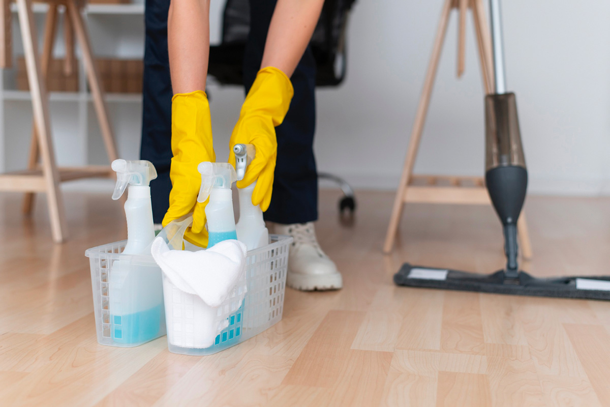 Nettoyer et faire briller un sol en lino