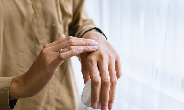 Soins express pour mains fatiguées ou abîmées
