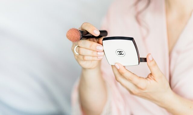Maquillage express : routine en moins de 5 minutes