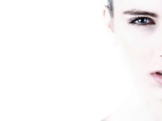 Maquillage et peau grasse : astuces pour éviter de briller
