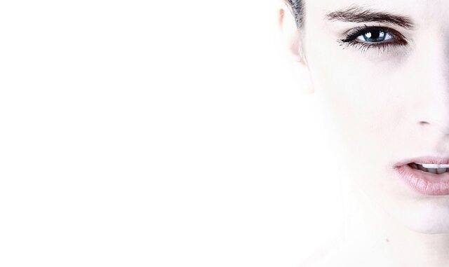 Maquillage et peau grasse : astuces pour éviter de briller