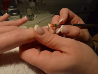 Peut-on utiliser du citron pour éclaircir les ongles ?