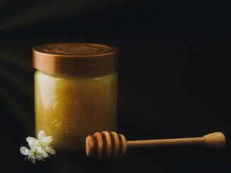 Quelle est la différence entre miel d’acacia et miel de thym ?