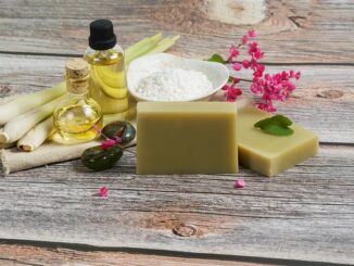 Quelle est la différence entre un gel douche et un savon solide ?