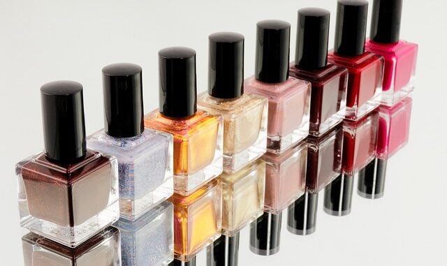 Faire une manucure naturelle sans produits toxiques