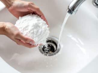 Déboucher une canalisation sans produits chimiques grâce au bicarbonate